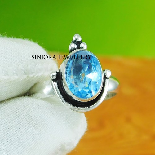 Bague cadeau fait - , main