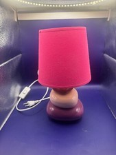 LAMPE DE CHEVET DE COULEUR ROSE
