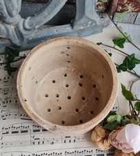 ANCIENNE  FAISSELLE EGOUTTOIR