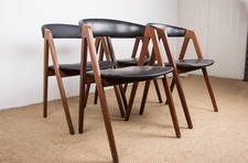 Série de 4 chaises Danoises en Afrormosia et skaï modèle 205 par Thomas Harlev.