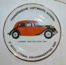 Assiette décorative « Französische Lutwaffe Achern » Traction avant 1934 Citroën