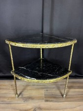 Table d’angle en marbre noir et structure en bronze