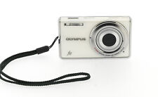 Olympus FE-4010  12 MP  avec objectif Olympus  4.65- 18.6 mm, F2.6-5.9 Wide