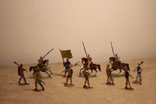Lot de 11 figurines anciennes
