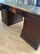 Grand Bureau De Notaire 