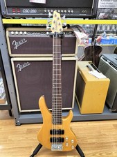 Guitare basse électrique 6