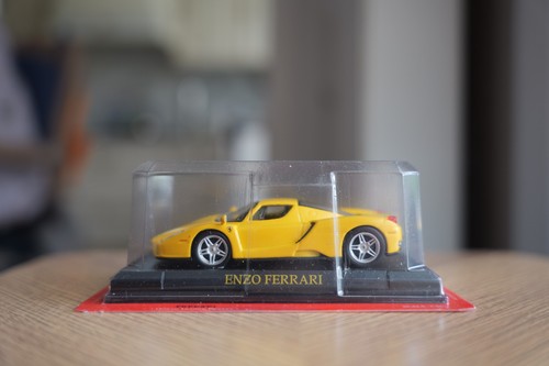 Enzo ferrari miniature - enzo,