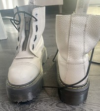 Boots bottine blanches dr. Martens T39 cuir laissant et fermeture éclair plateau