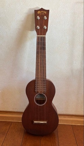 Martin co s1 ukulele - &,
