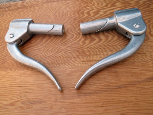 Inverted lever pair triumph - pair,