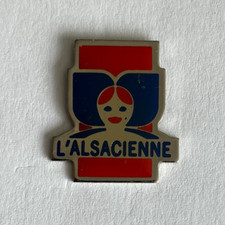 39 - Pin's LOGO BISCUITS