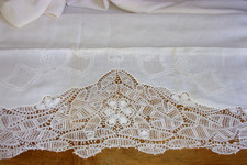 Drap ancien fil - broderies main superbe