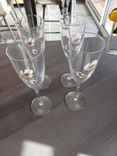4   FLUTES A CHAMPAGNE PERRIER