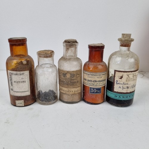 Bouteilles pharmacie verre - bouteilles, pharmacie,