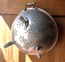 Passoire Égouttoir ancien Tournus Unis France Aluminium/Alu 3 pieds Ø 23 cm