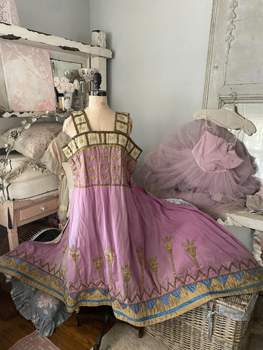 Antique pink paris - antique, opera