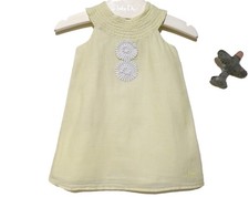 Robe jaune tendre aux fleurs