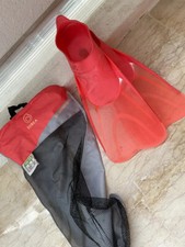 JOLIES PALMES DE NATATION FLUO, POINTURE 38-39, AVEC HOUSSE TRANSPORT