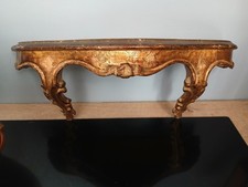 Ancienne console murale d'angle sculptée et dorée en bois