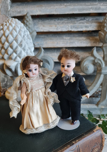 Rare anciennes poupees - rare,