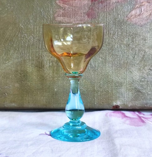 Ancien verre liqueur - verre, À