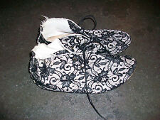 derbies ANNIEL a dentelle noire et blanche 37