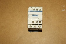SCHNEIDER CAD50 M7  contacteur Auxiliaire à bobine de commande 220v