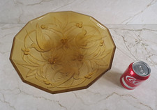 grand plateau coupe à fruits en verre moulé style art déco décor oiseaux cerises