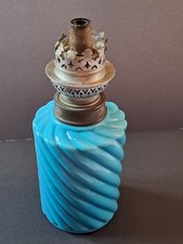 Rare lampe à pétrole modèle