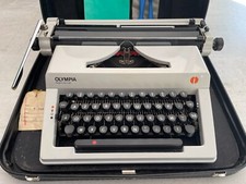 Machine à écrire OLYMPIA