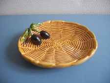 petit plat apéritif olives Au vieux Vallauris déco table vintage appetizer dish