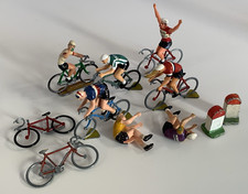 Tour de France lot figurine alu et plastique cyclisme cyclistes bornes velo