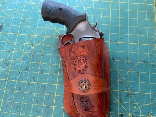 Leather revolver holster - r/h,