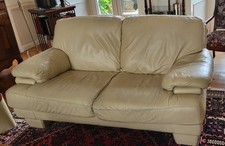 Canapé en cuir beige deux
