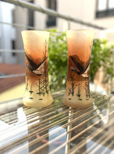 Belle paire de vases en verre peint signé JEM Joseph Mure. Peint à la main. 24cm