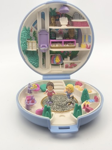 Polly pocket skating - polly, party