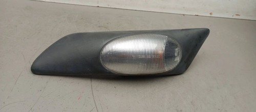 Clignotant latéral avant