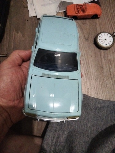 Peugeot 504 bleue - 504, triang
