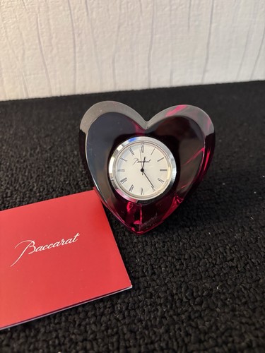 Pendulette modèle cœur rouge