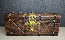 Coffret boîte en bois original déco cloué vintage rangement bijoux trésors