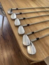 Taylormade P730 Série de 6 clubs de golf du Fer 9 au Fer 4 Droitier Flex X