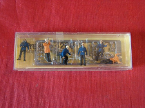 Preiser pompiers avec - 6,