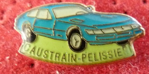 Beau petit pin - beau, voiture