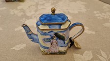 Théière  collection miniature Goebel teatime treasures MONET femme à l'ombrelle
