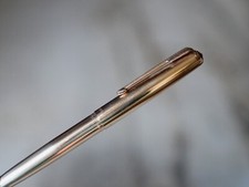 STYLO PORTE-MINES PARKER 51 EN METAL PL. OR 14 CARATS - FINITION LIGNEE - RARE