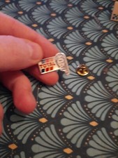 Pin's  Total Paris  Le Cap 92 Essence Gazole Gazoil Pompe Station - L23