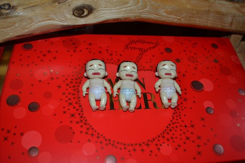 Petits poupons chinois - petits, cela