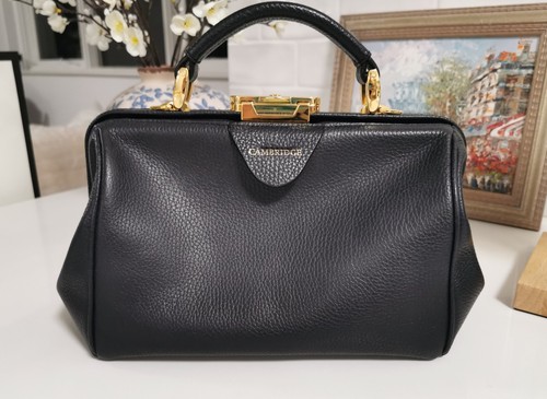 The cambridge satchel company - cambridge,