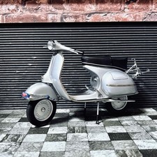 GS150 Vespa Autoart 1:12