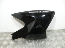 Carénage de réservoir droit